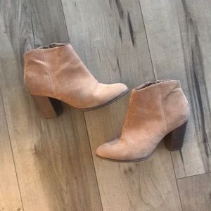 Old Navy Faux suede used boots